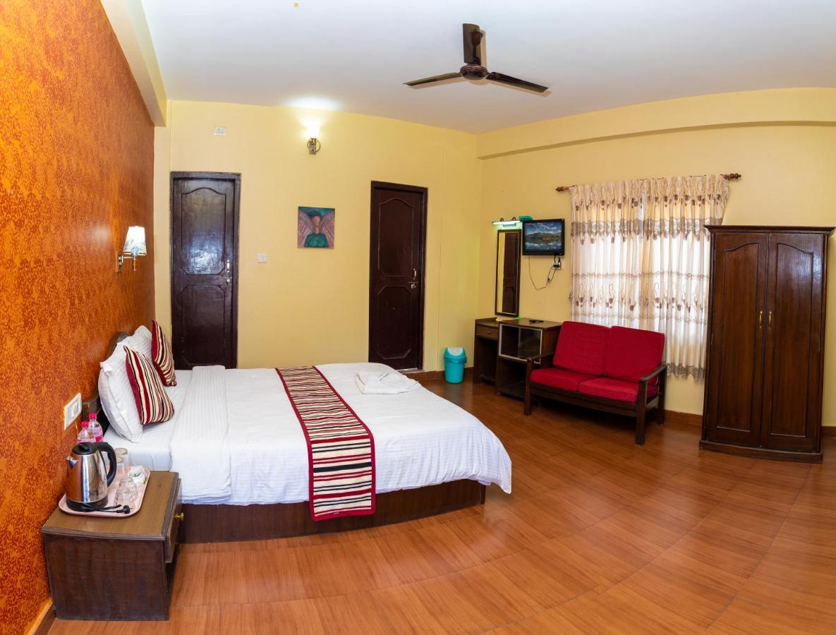 Butterfly Lodge Покхара Экстерьер фото