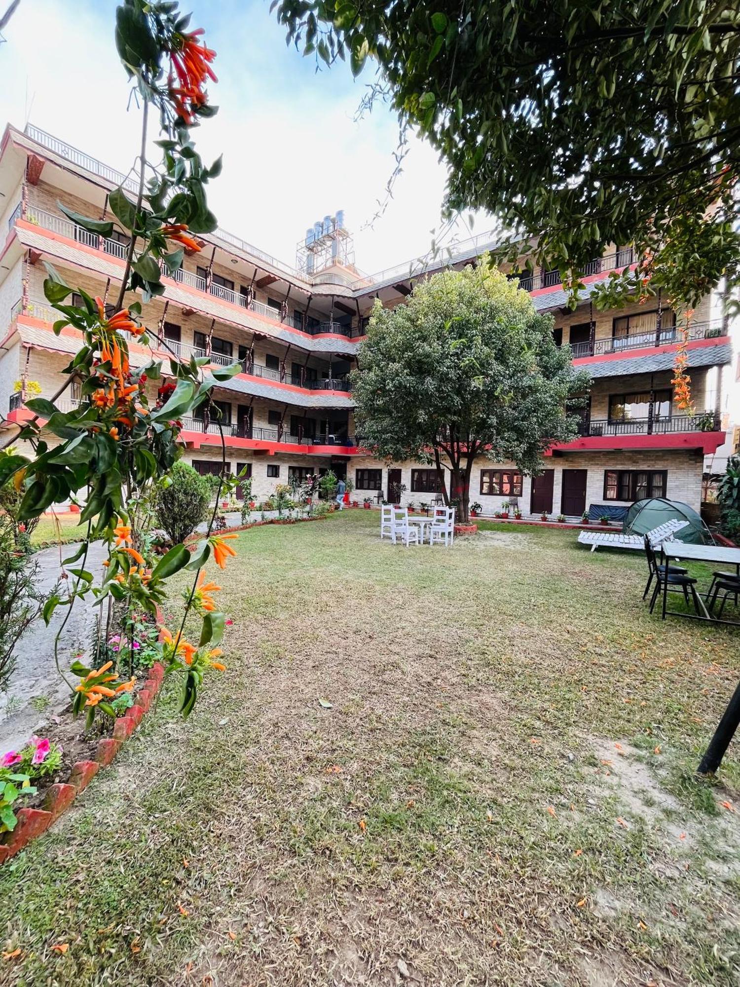 Butterfly Lodge Покхара Экстерьер фото