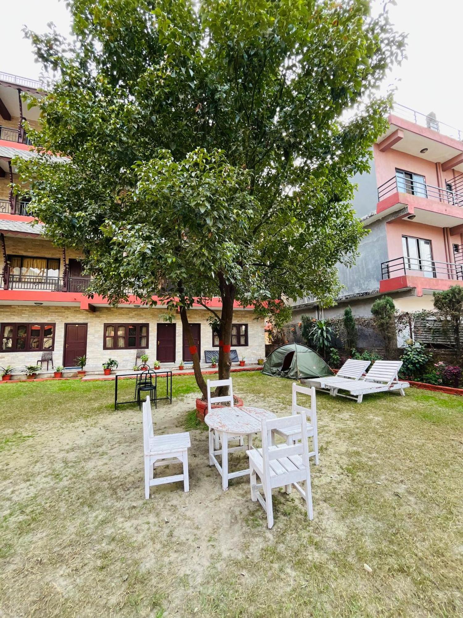 Butterfly Lodge Покхара Экстерьер фото