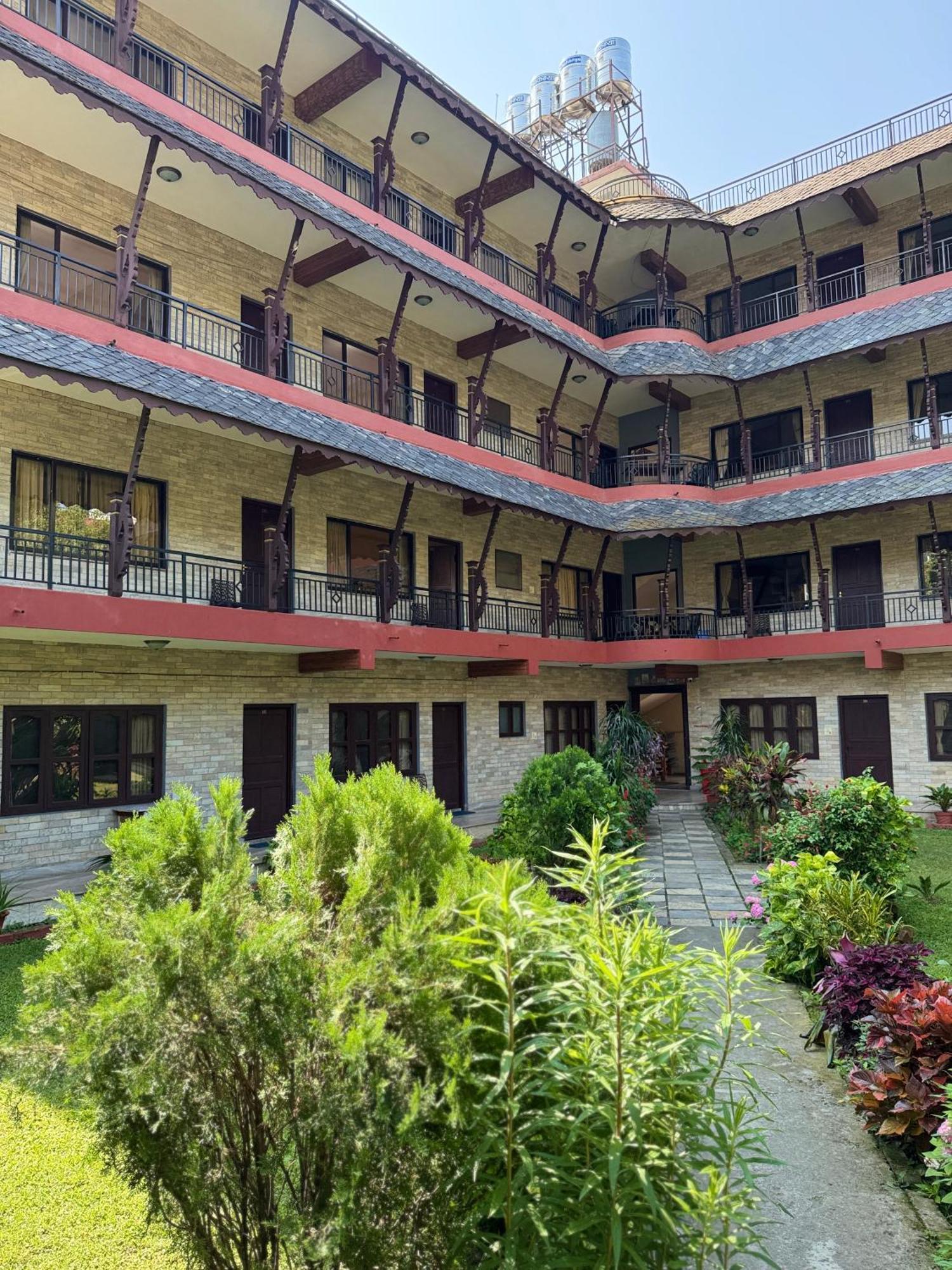 Butterfly Lodge Покхара Экстерьер фото